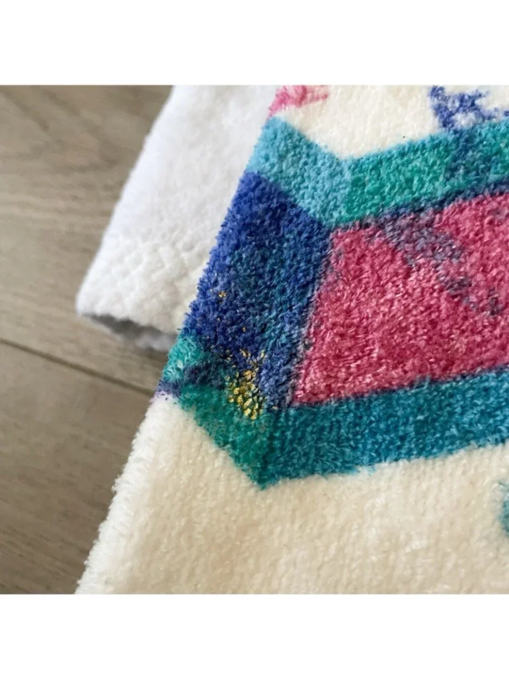 Vintage 80s Geometric Design Bathroom Towels Teal Pink White